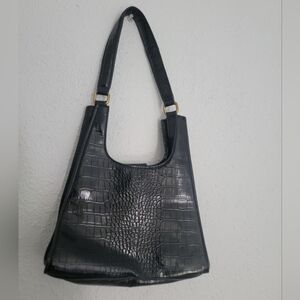 Elegant Black Crocodile-Embossed Women's Bag